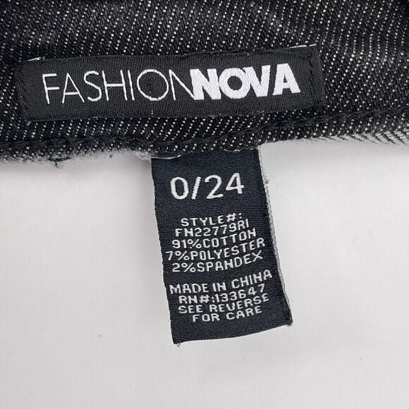 Fashion Nova Sz 0 Black Slim Straight Leg Jeans Mid Rise Distressed 24x29 - Picture 7 of 8